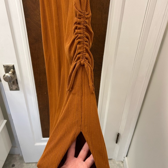 Aerie mid length dress with rushing detail. - Picture 2 of 4